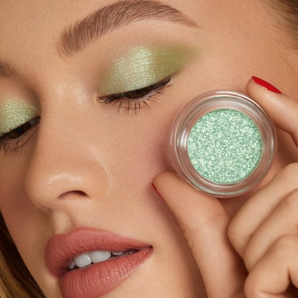 Kylie x The Grinch Lil Grinch Shimmer Eye Glaze - Picture 6 of 6